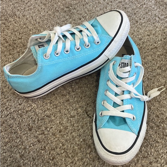 Converse - Picture 1 of 3